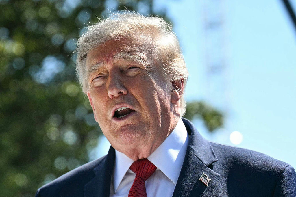 Vídeo de IA de Trump sobre ataque a ilha iraniana gera controvérsia e negação de Teerã