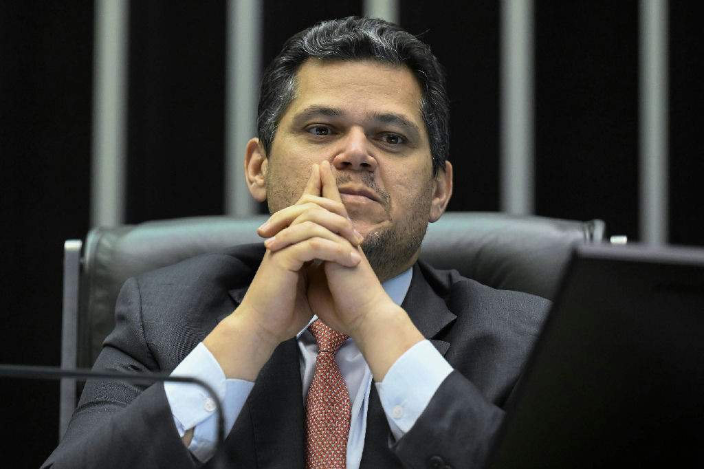 A metástase institucional e os desdobramentos do caso Master no Senado