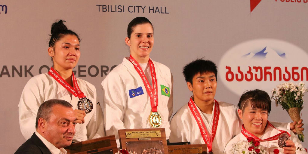 Alana Maldonado, Arthur Silva e Brenda Freitas garantem três ouros para o Brasil no Mundial de Judô