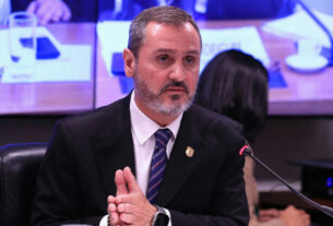 André Mendonça justifica afastamento de diretores da PF e refuta usurpação de poder no STF