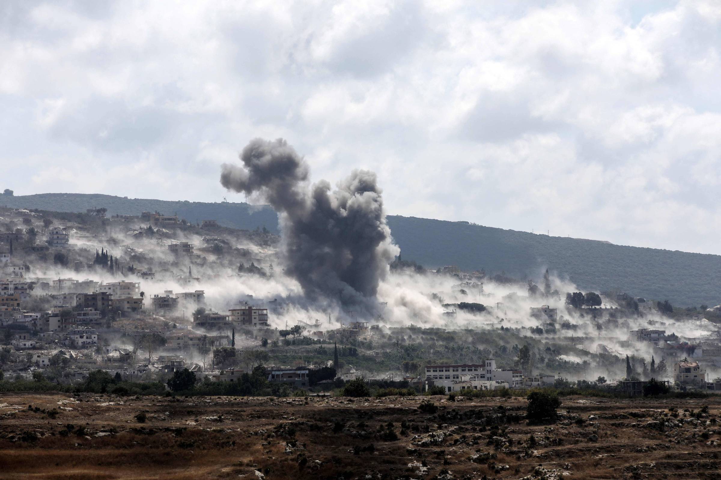 Ataques de Israel no sul do Líbano deixam nove mortos em nova escalada militar