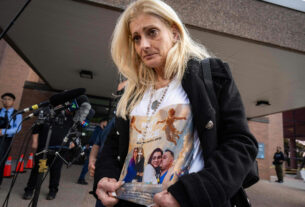 Audiência judicial revela dor de famílias vítimas de vendedor de veneno canadense