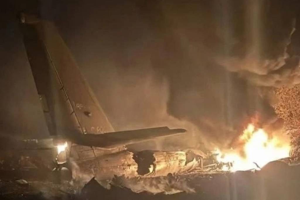 Bombardeiro nuclear russo Tu-95MS cai na Sibéria, matando seis tripulantes