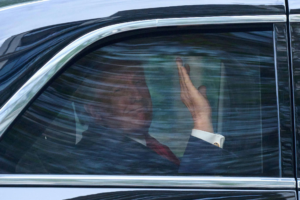 Casa Branca lança 'Trump Tv' após banir veículos de imprensa críticos à gestão