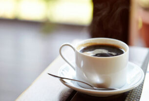 Consumo de café, inclusive descafeinado, pode beneficiar o eixo intestino-cérebro