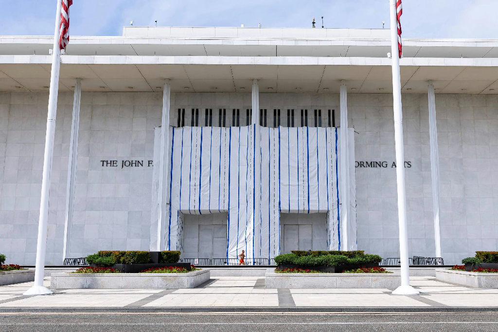 Crise financeira ameaça fechamento do icônico Kennedy Center em Washington