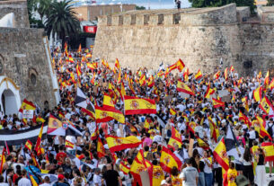 Crise migratória em Ceuta intensifica protestos e pressiona governo de Pedro Sánchez