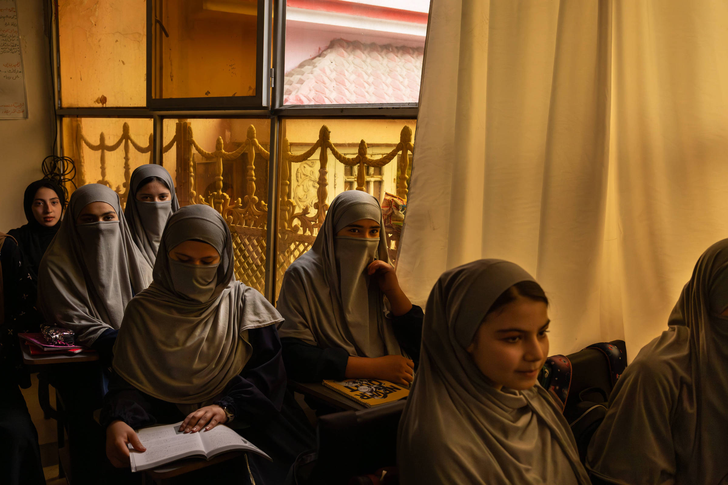 Educação clandestina: a resistência das meninas afegãs ao regime do Talibã