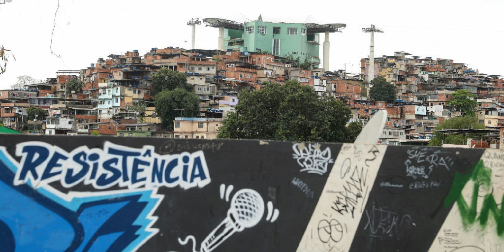 Educação e mobilidade urbana guiam as demandas de eleitores nas favelas do Rio