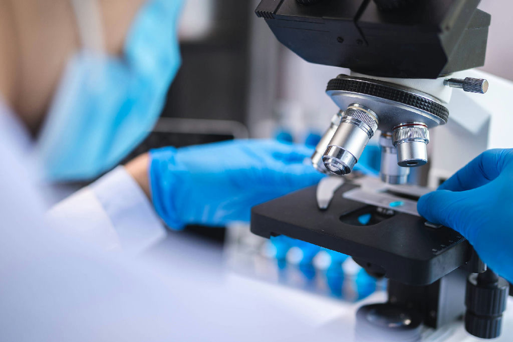 Estudo da OMS revela que infecções por vírus e bactérias causam 1 em cada 8 casos de câncer