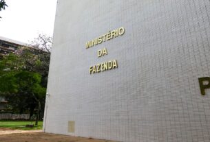 Fazenda revisa projeções e aponta desaceleração na economia brasileira para próximos anos
