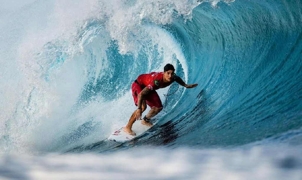 Gabriel Medina brilha com nota 10, mas fica com o vice em Fiji