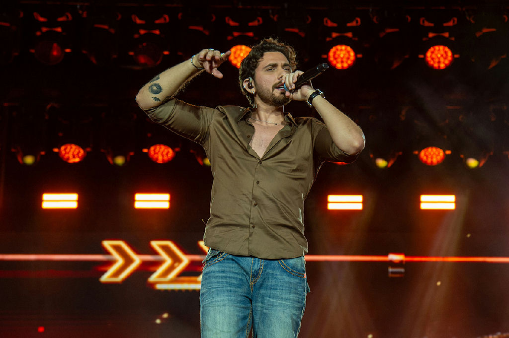 Gustavo Mioto faz história como primeiro brasileiro no festival Stagecoach