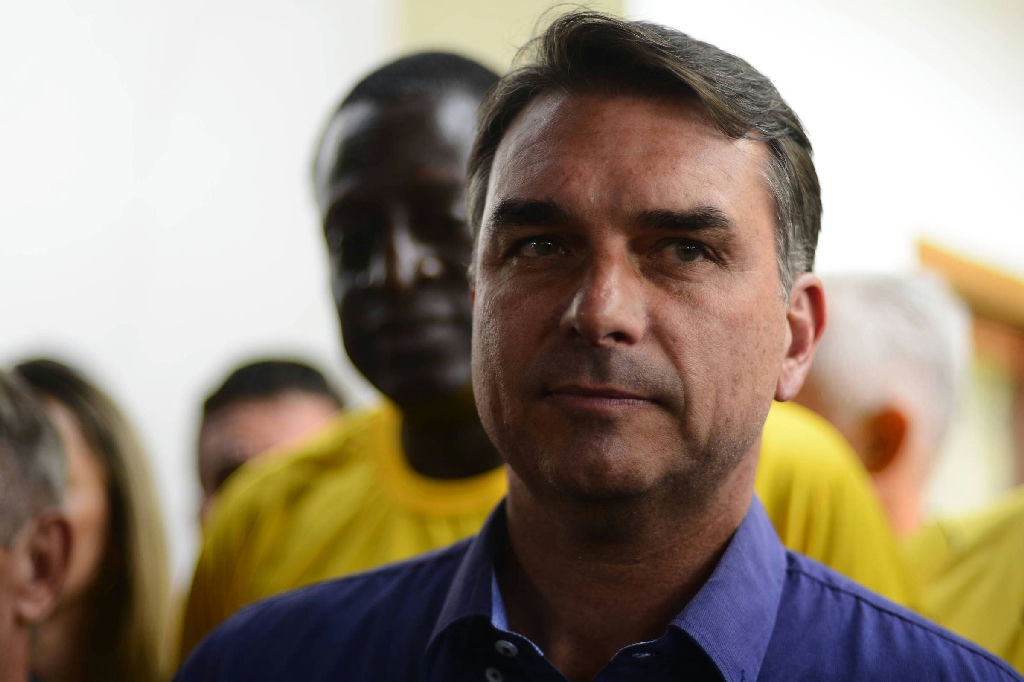 Investigação aponta suposta ligação entre Flávio Bolsonaro e Moraes em esquema financeiro