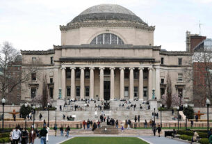 Juiz federal bloqueia restrições de visto impostas pelo governo Trump para estudantes e jornalistas