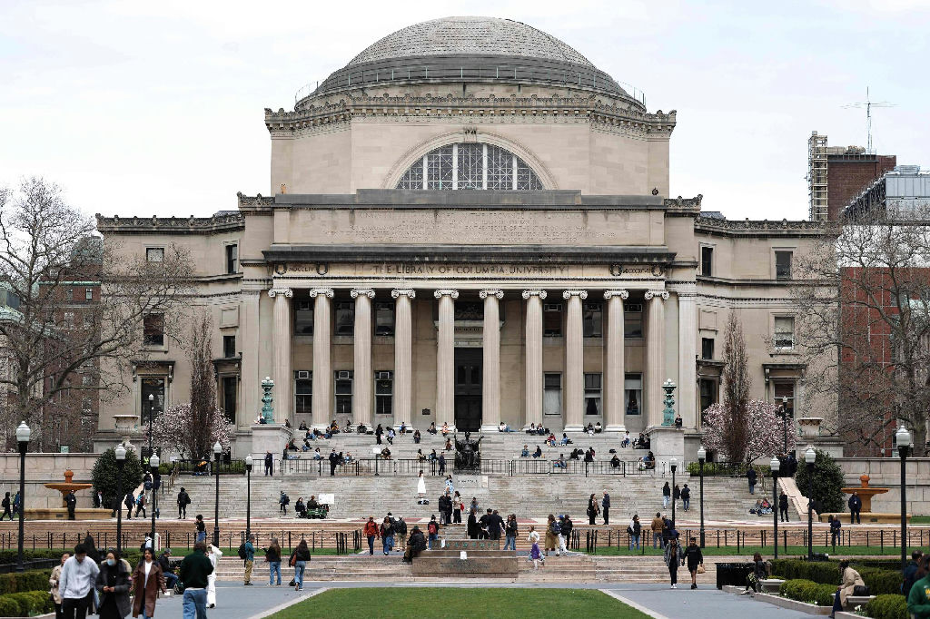 Juiz federal bloqueia restrições de visto impostas pelo governo Trump para estudantes e jornalistas
