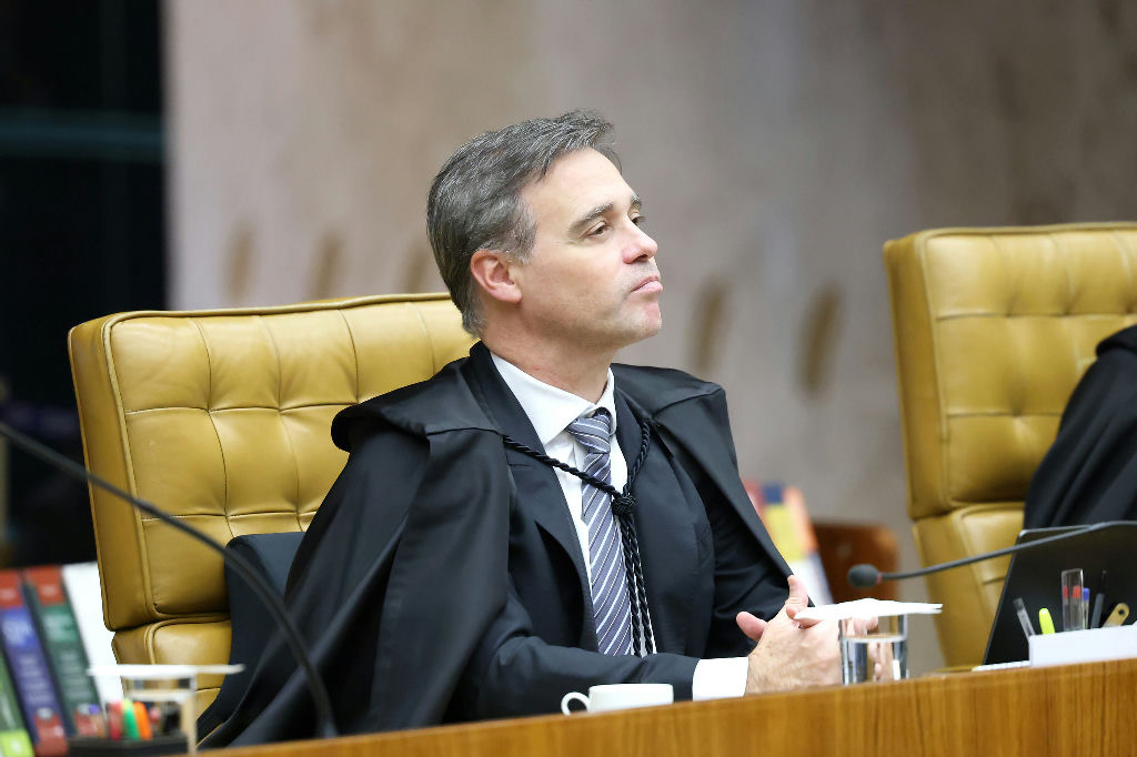 Ministro Mendonça restringe dados de celular de Vorcaro e contesta Zanin no Supremo