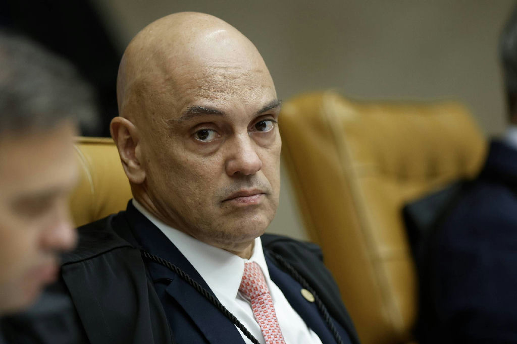 Moraes classifica relatório de Mendonça como farsa e acusa vingança política no STF