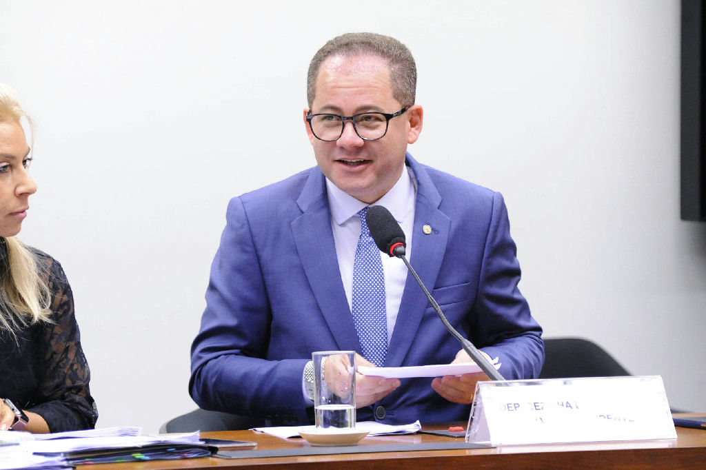 PF investiga deputado Cezinha de Madureira por suposta atuação em processos do STF