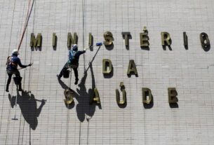 Propostas para o SUS convergem em planos de conselheiros de Lula e Flávio Bolsonaro
