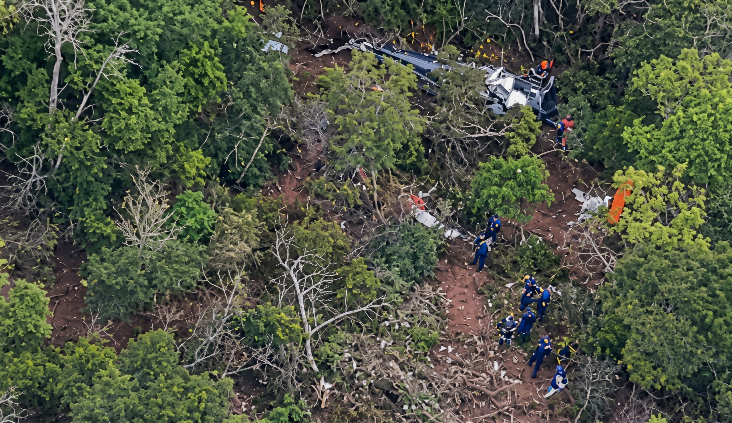 Queda de helicóptero em Iaras (SP) fere três pessoas e expõe irregularidades na aeronave