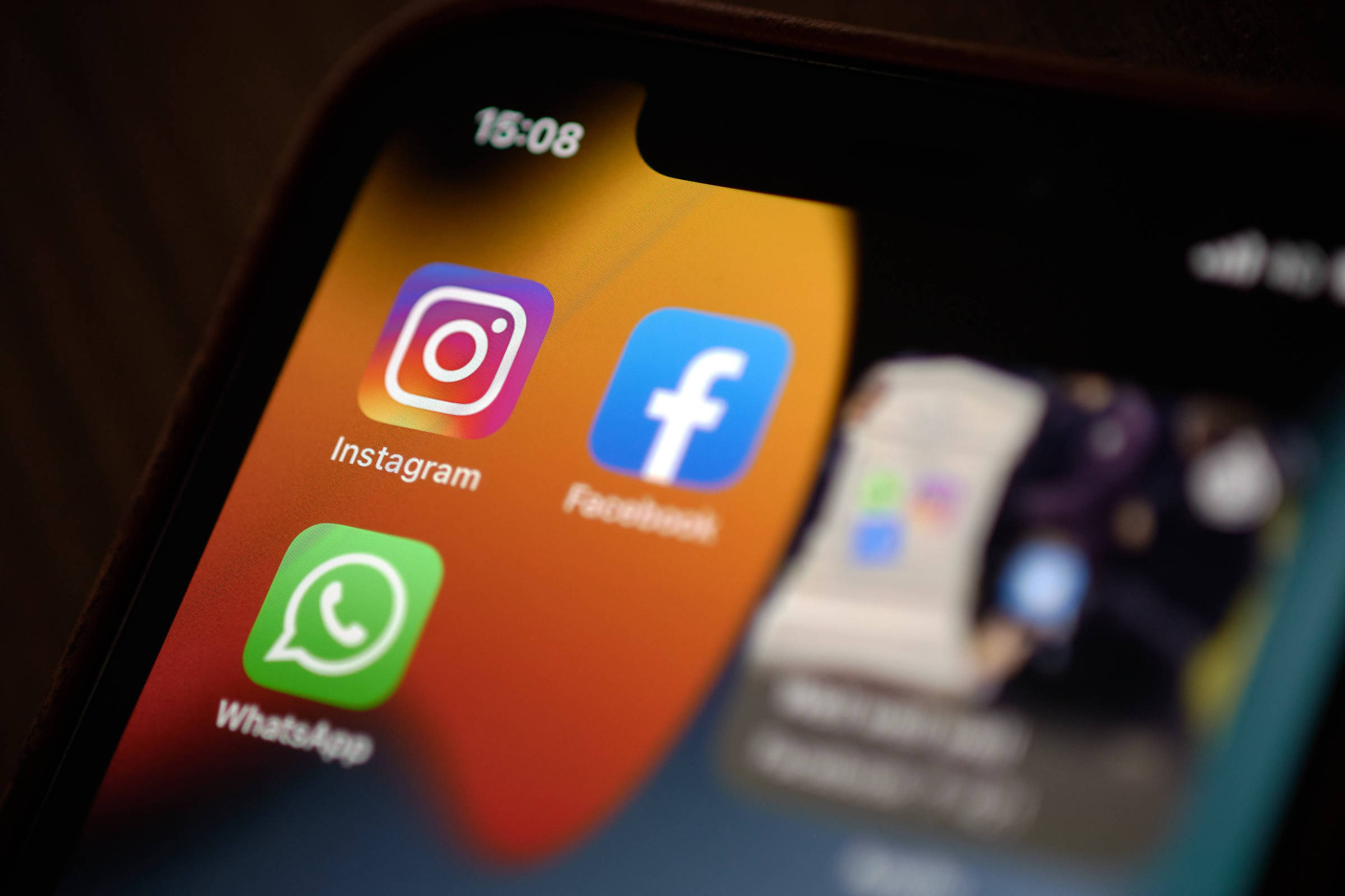 Redes sociais consolidam veículos jornalísticos como principal fonte sobre eleições de 2026