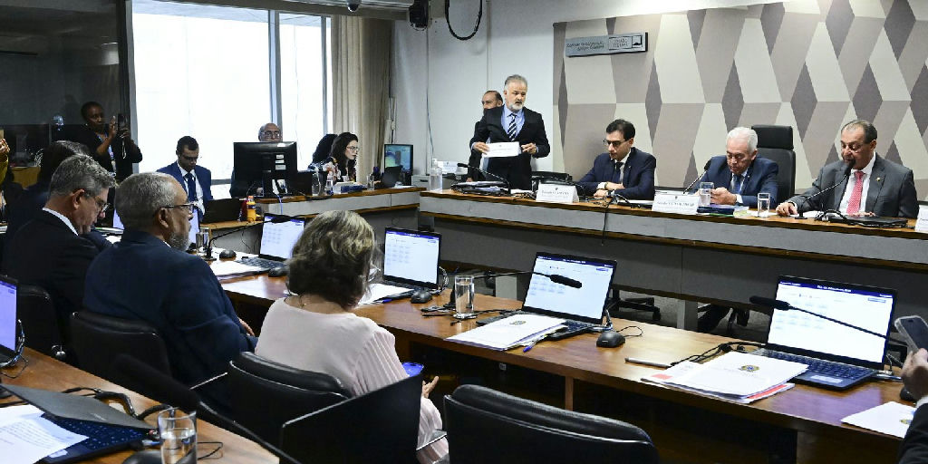 Senado avança em mudança histórica: CCJ aprova fim da jornada 6x1