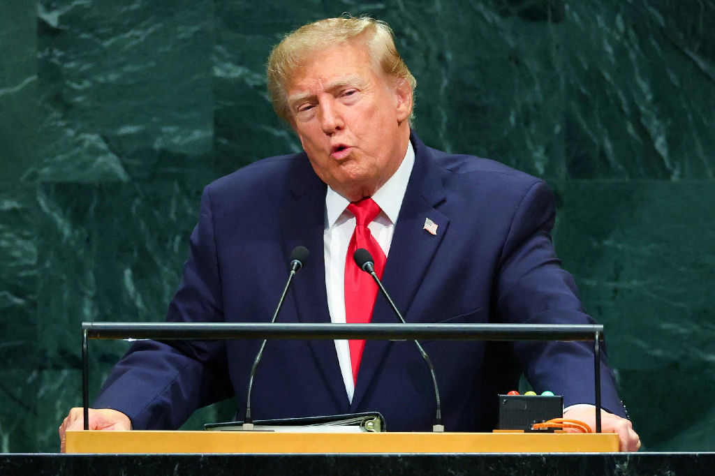 Trump intensifica retórica na ONU com ameaças à América Latina e foco no Irã