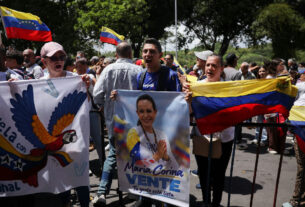 Venezuela: manifestantes em Caracas clamam pelo retorno de María Corina Machado