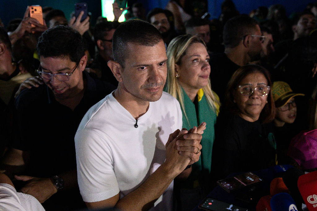 Douglas Ruas detalha planos para segurança e moradia de policiais no Rio de Janeiro