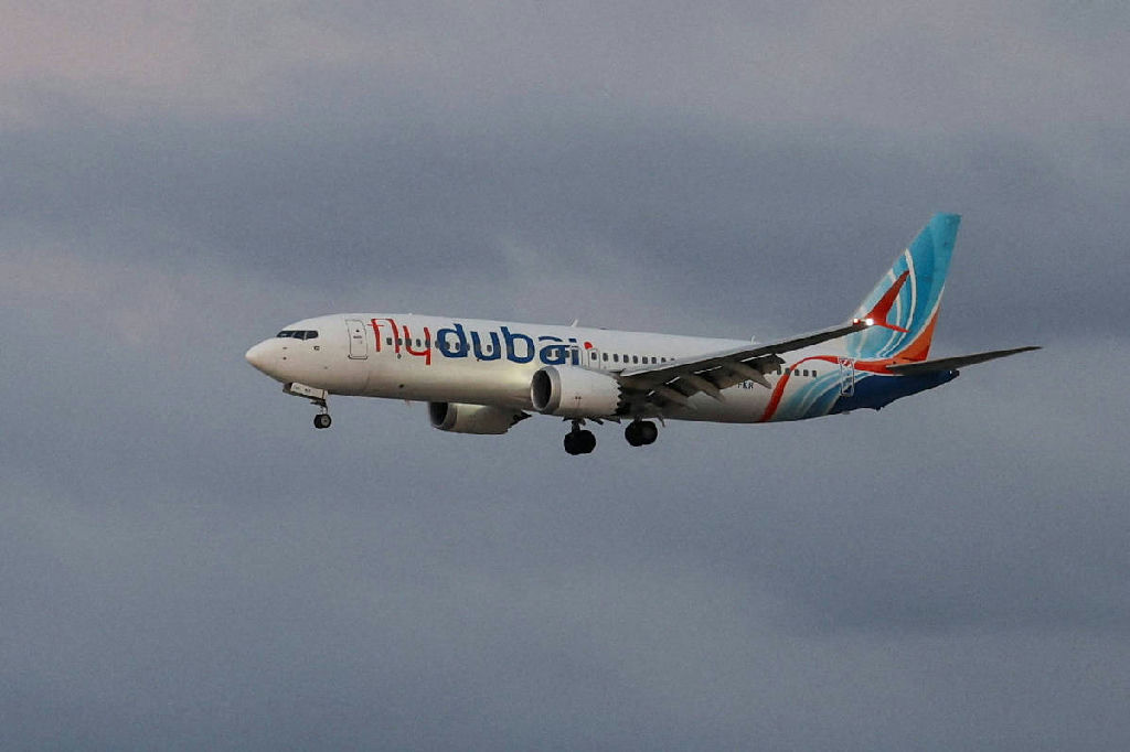 Emirados Árabes detalham ataque de copiloto da Flydubai com machado em voo para Israel