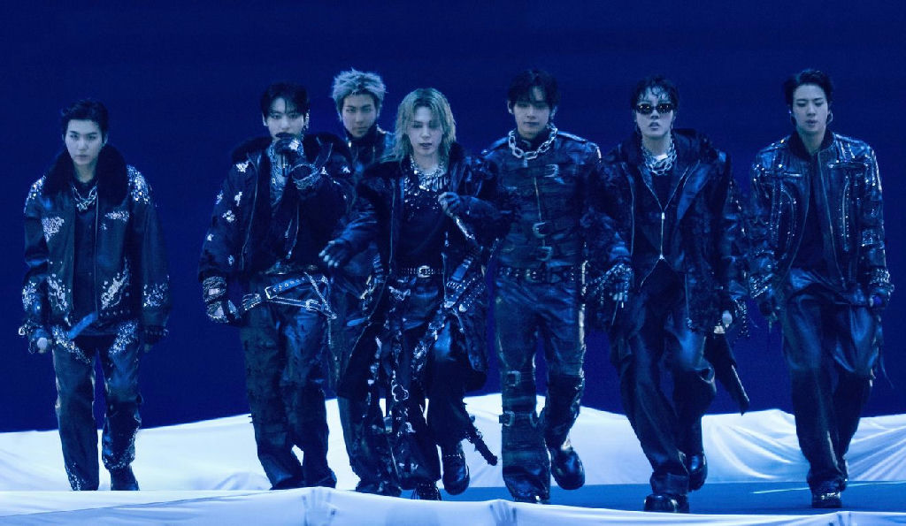 Fãs do BTS no Brasil questionam estrutura de palco após imagens da Colômbia