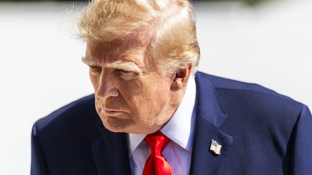 G7 atende pressão de Donald Trump e libera reservas de diesel antes das eleições
