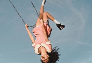 Grammy 2027: Olivia Rodrigo e Olivia Dean lideram apostas para a premiação