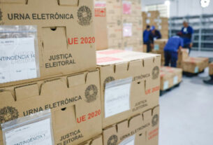 Justiça Eleitoral intensifica preparativos e distribui urnas para o primeiro turno