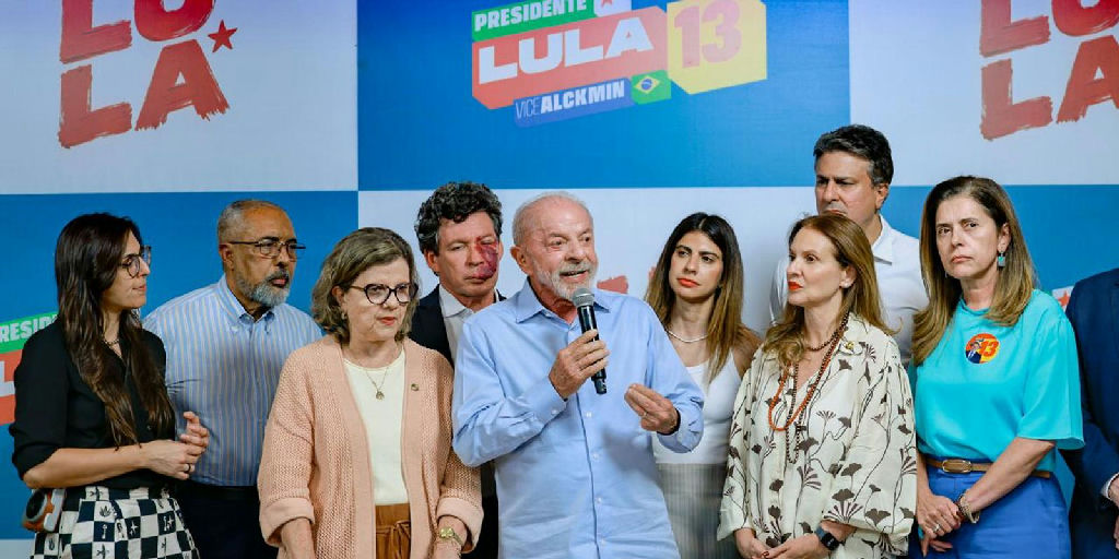 Lula defende fim da escala 6x1 e critica propostas de cortes em gastos públicos