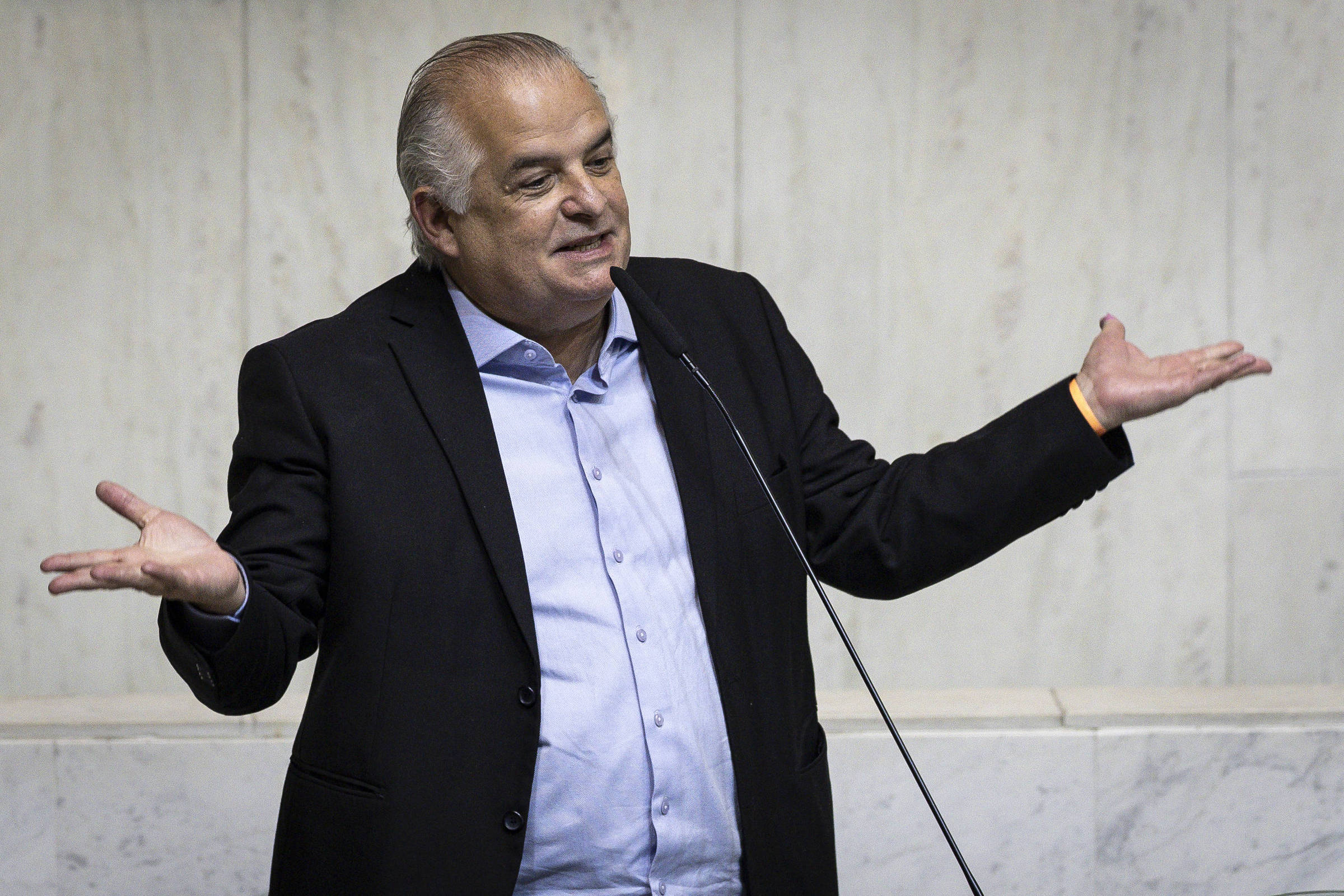 Márcio França sugere voto nulo ou 'em homem' para senador e gera atrito com Marina e Tebet