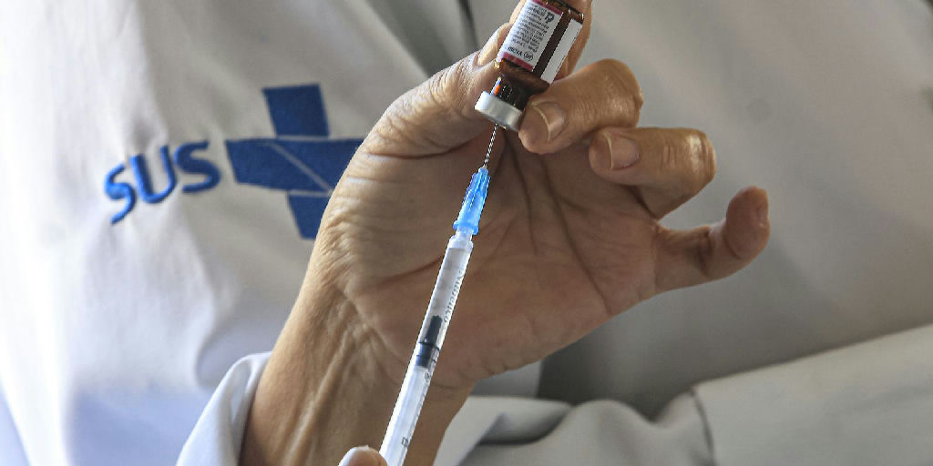 Meningite: campanha de vacinação é ampliada para jovens em quatro cidades do Rio