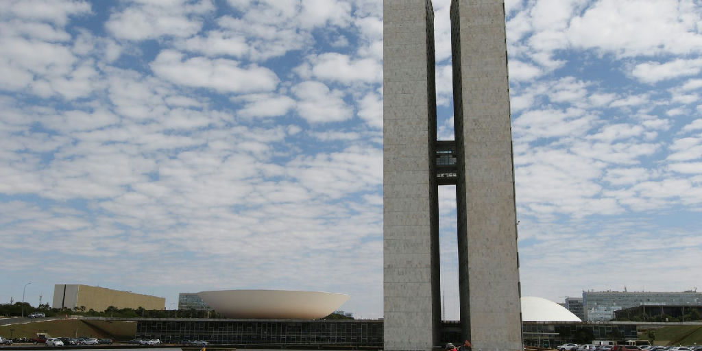 Senado define data para votação decisiva sobre o fim da escala 6x1