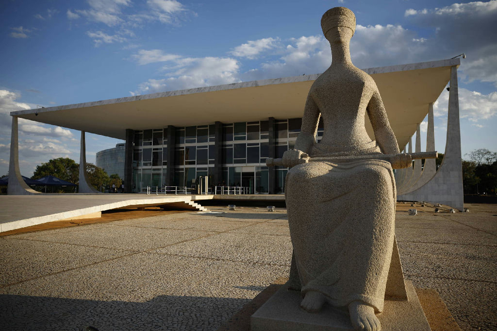 Supremo Tribunal Federal vê risco de impeachment e articula frente moderada no Congresso