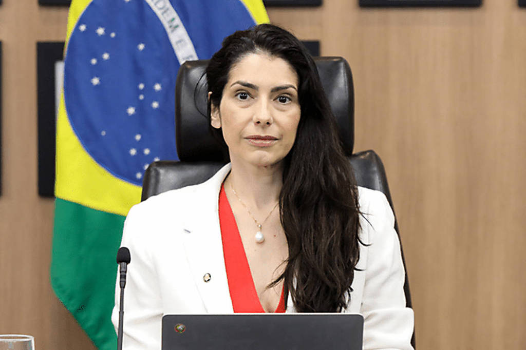 Vídeo de ministra do TSE que proibiu púlpito vazio na Globo declarando voto em Lula repercute